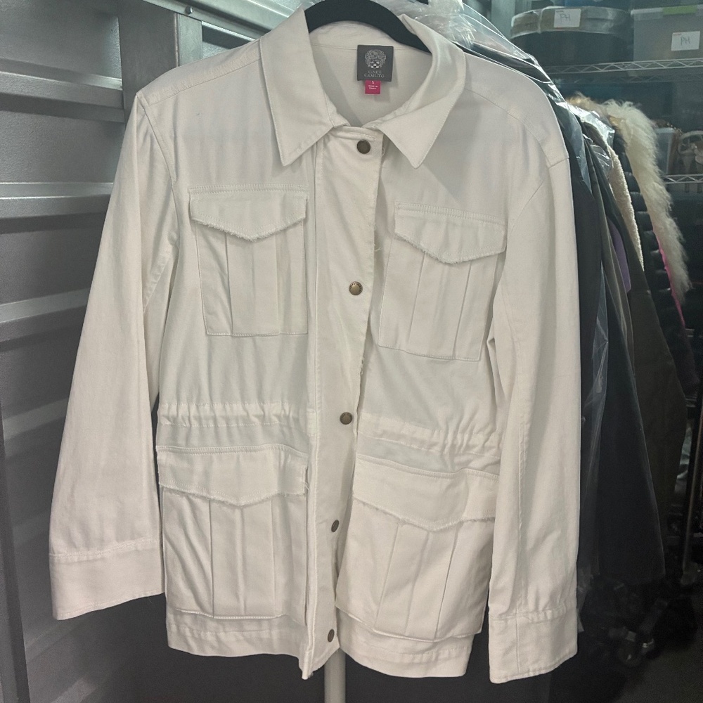 Vince Camuto White Cotton Jacket with Pockets and Zippers and Snaps